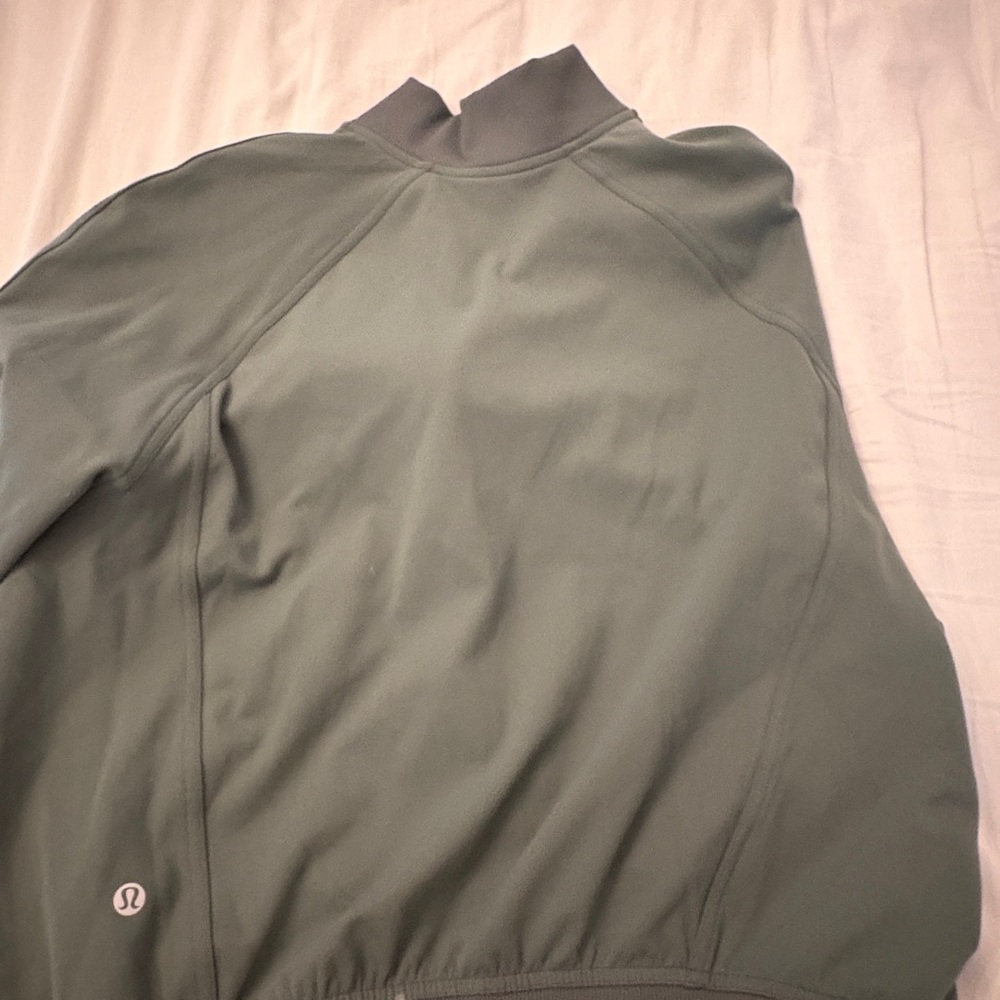 Lululemon Wunder Train Track Jacket size 12 - Picture 3 of 5